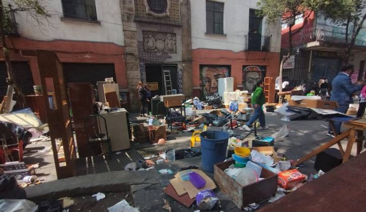 Vecinos exigen reinstalación tras desalojo en República de Cuba; denuncian robo de pertenencias