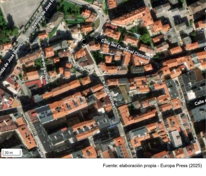 Herida una conductora tras salirse de la vía y chocar contra la valla de una casa en Santander