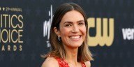 ‘This Is Us’ Reunion: Mandy Moore Joins Dan Fogelman’s New Hulu Drama! | Christopher Meloni, Dan Fogelman, hulu, Mandy Moore, This is Us, William H Macy