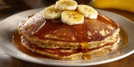Cuáles son los beneficios de desayunar hot cakes de plátano y avena