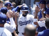 Mookie Betts decide barrida de Dodgers ante Padres