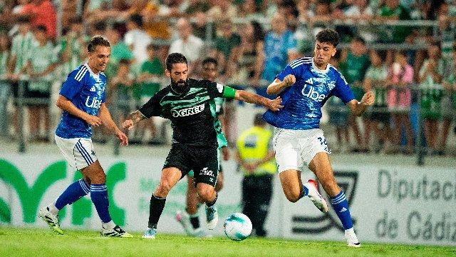 El Betis cede ante el Como en su duelo amistoso en La Línea