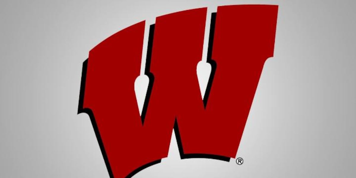 Dominant defense helps Wisconsin overcome Edwards’ injury in 17