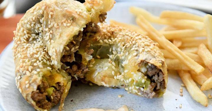 Cheeseburger rice paper spirals offer tasty gluten