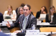 US CDC taps vaccine skeptic to lead COVID vaccine committee