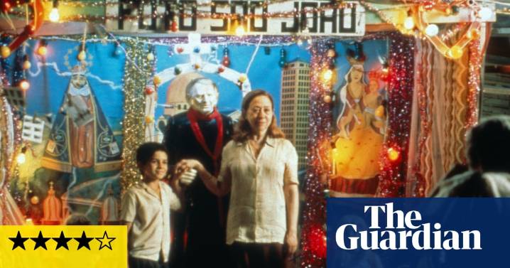 Central Station review – Walter Salles’s big-hearted Brazilian road movie boasts stellar performances