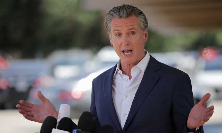 'Cry more!' Fox host mercilessly mocked after complaining about Newsom's dig at Texas gov