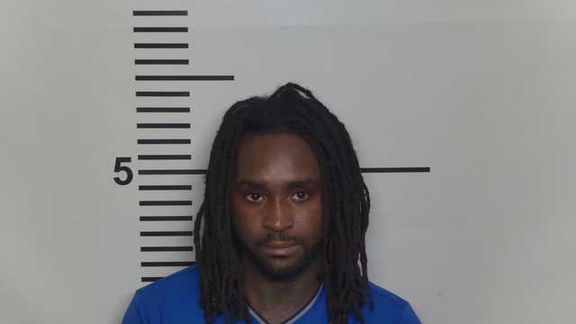 Felon freed from Louisville jail after 'miscommunication' now at large
