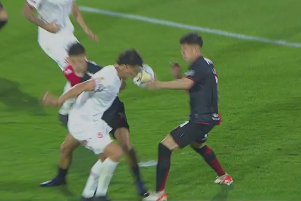 En llamas. Show de sospechas: después del clásico, Newell's volvió a perder, contra Barracas... y el VAR