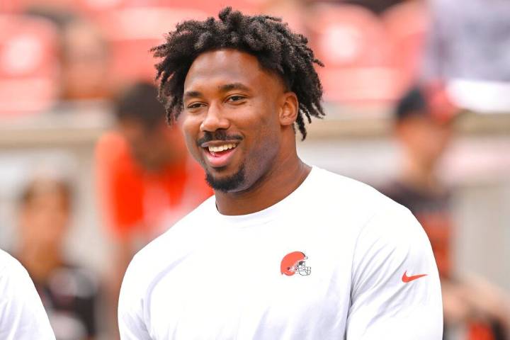 Garrett avoids speeding ticket questions, focuses on Browns defense