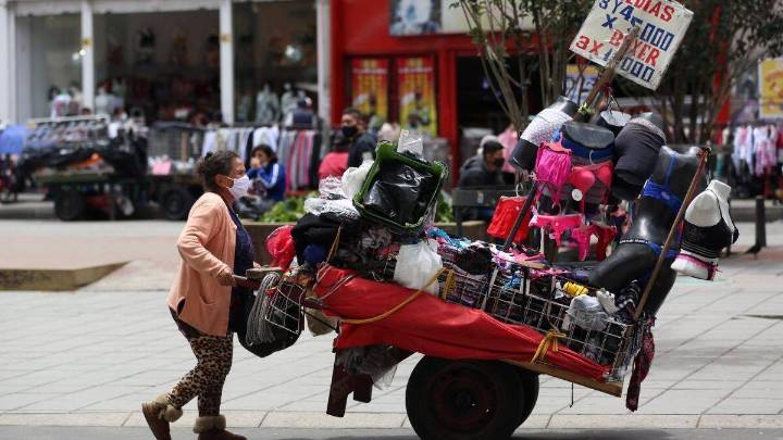 La economía colombiana creció a un ritmo de 2,1 % en el segundo trimestre del 2025, pero la explotación de minas y la construcción siguen en rojo