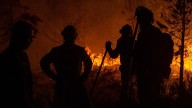 Última hora de los incendios en España: estabilizados los grandes focos en Galicia y preocupación en León