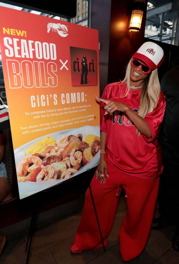 Your Late Morning/Afternoon Red Lobster Plug: Ciara