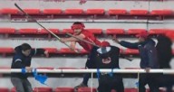 ¡Tensión total! Hincha de Independiente golpea a menor y tira a fan de la U de Chile