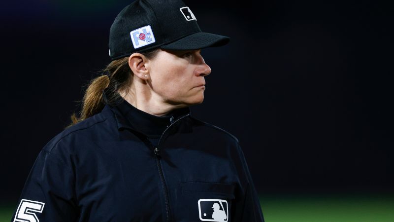 Jen Powol hará historia al ser la primera mujer en arbitrar un juego de temporada de Grandes Ligas
