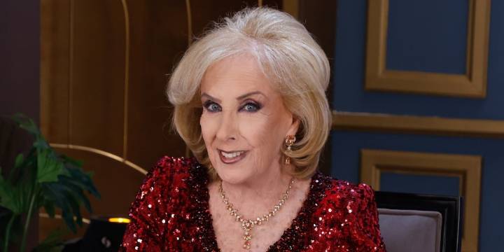 La dama de rojo: Mirtha Legrand volvió a apostar al color favorito de la temporada