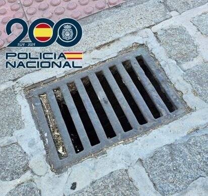 Detenidos por el hurto de cinco imbornales del alcantarillado público de Granada
