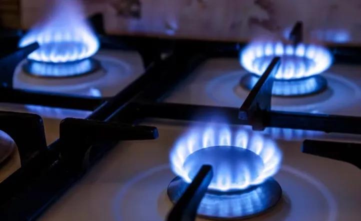 Por quinta vez en el año, el Gobierno aumentó un recargo en las facturas de gas