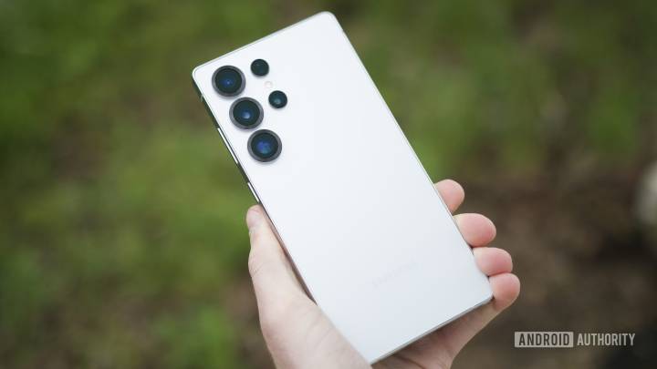 Samsung inches closer to stable One UI 8 on Galaxy S25 with sixth beta