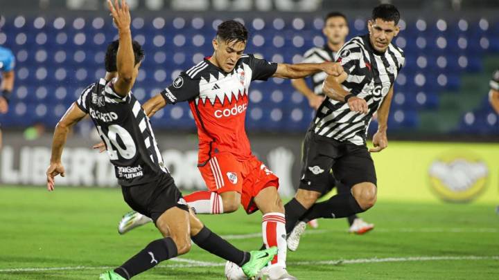 Horario, TV y formaciones: River juega la ida de octavos de Copa contra Libertad en Paraguay