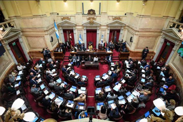El Senado rechazó decretos delegados y un DNU que desregulaban organismos públicos