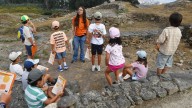 Los pequeños 'Indiana Jones' de A Coruña visitan el Castro de Elviña