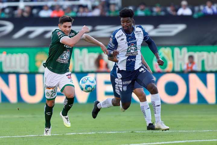 El panameño Díaz salva a León con 1-1 en casa y el líder Pachuca queda en riesgo