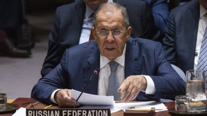 Russian foreign minister says ‘Ukraine has the right to exist’ with territory