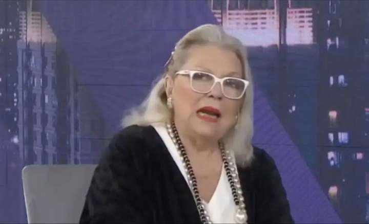 Elisa Carrió acusó a Milei de ver “pornografía infantil”