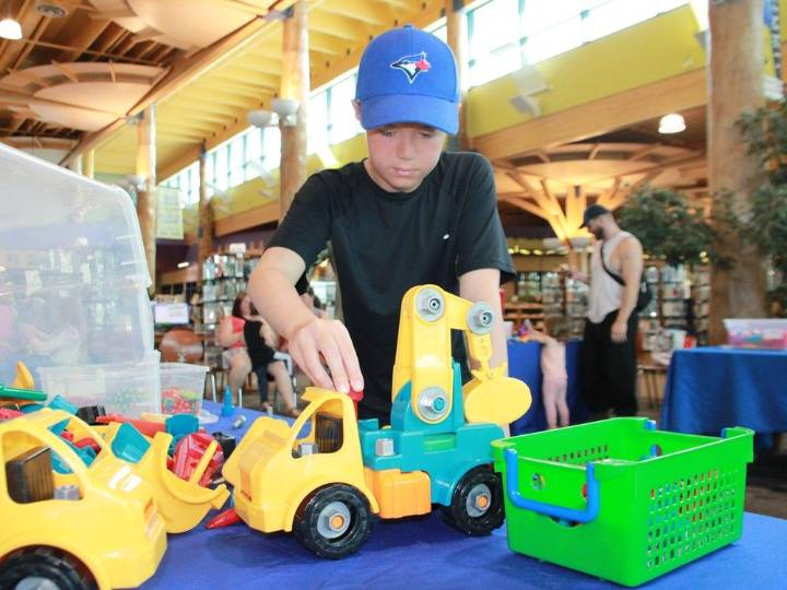 Kids turn into engineers at Timmins library 'Imagineering' exhibit
