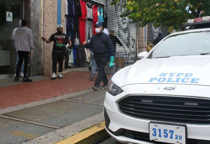 Dos muertos baleados en pocas horas en misma zona en Nueva York a plena luz; repartidor de Amazon herido