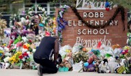 Esperan más revelaciones detrás del tiroteo en escuela en Texas