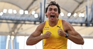 Duplantis rompe récord de salto en Hungría