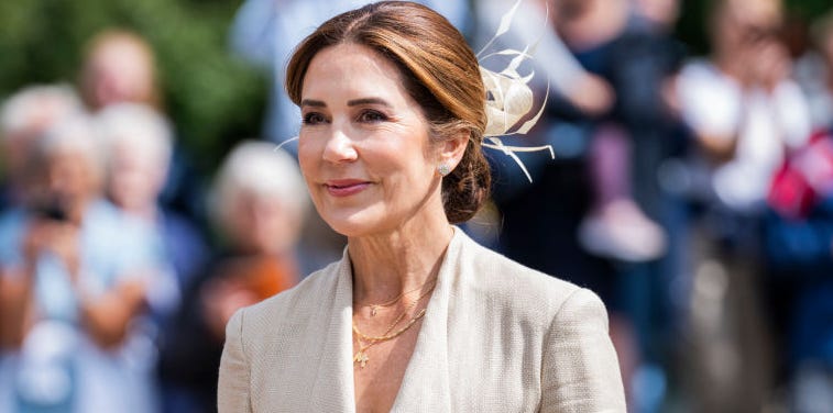 Mary de Dinamarca se inspira en el estilo de Lady Di y Kate Middleton con este increíble vestido de lunares