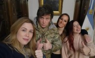 Sin acto oficial, Milei almorzó con los granaderos de Casa Rosada por el 17 de agosto