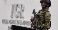 Embajada de EU reconoce a México segunda entrega de narcos; ¿qué dijo Ronald Johnson?