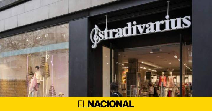 Este vestido de Stradivarius es lencero, corto, con encaje… y ahora vale un 50% menos