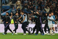 A cuartos de la Copa. De Racing positivo a Racing creyente: la fe de un equipo que tuvo épica ante Peñarol y luchará con Vélez