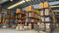 La Policía desmantela un clan criminal dedicado a la venta de muebles de lujo falsificados