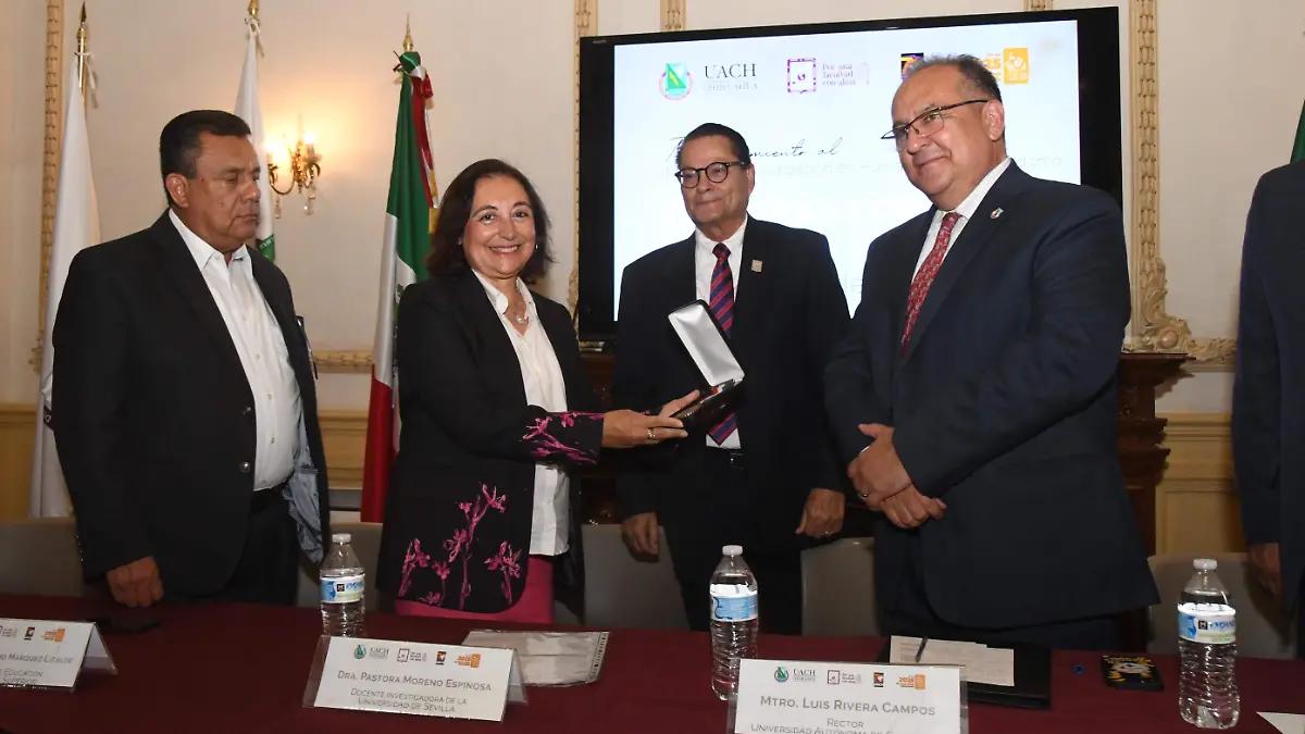 Entrega Facultad de Filosofía y Letras reconocimiento al “Mérito a la Investigación en Humanidades y Periodismo”