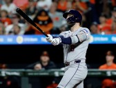 Walker guía a los Astros