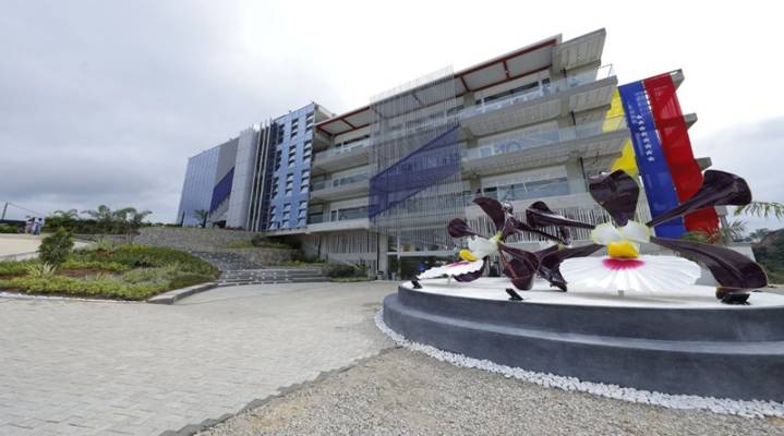 Universidad Nacional de las Ciencias inicia su primer ciclo con 500 estudiantes
