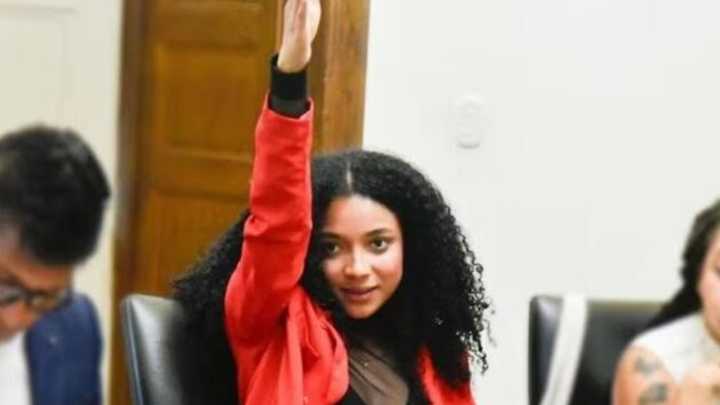 Juliana Guerrero asume como viceministra de Juventudes en medio de controversia