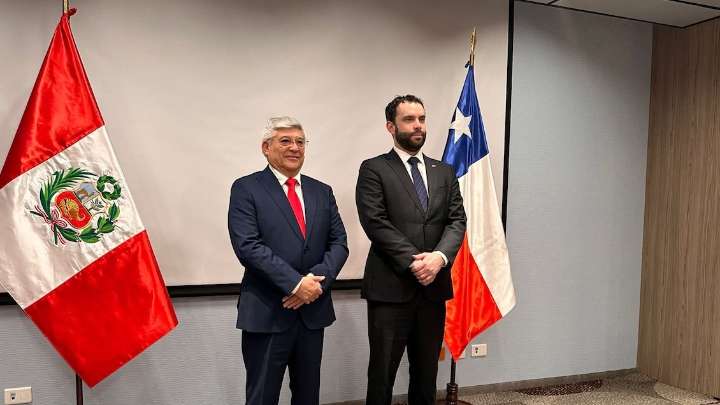 Chile y Perú compartieron iniciativas en defensa durante reunión de comisión mixta