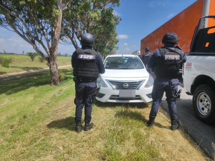 FRUSTRAN ROBO DE TRACTOCAMIÓN CON 17 TONELADAS DE ALIMENTO PARA MASCOTAS