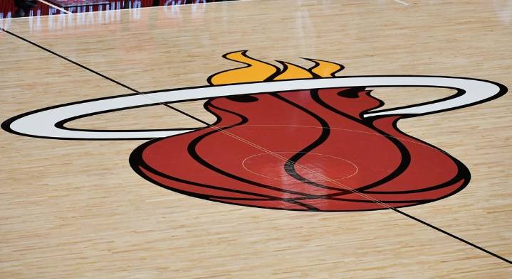 Deadspin | Former Heat security guard charged in $2 million theft, sale of jerseys
