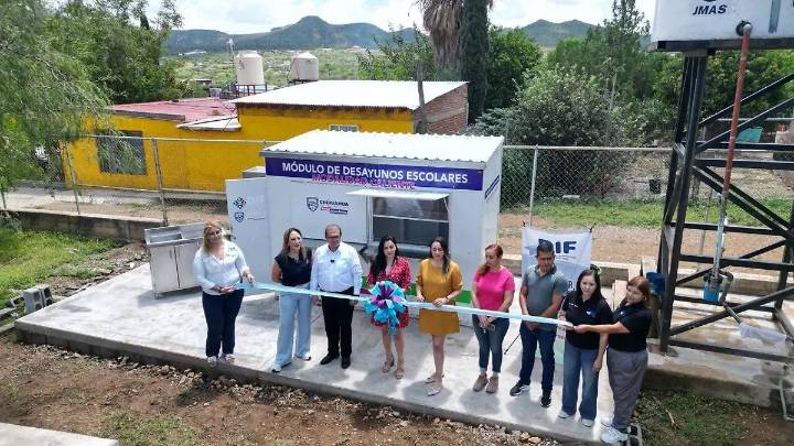 DIF Parral entrega módulo de desayunos calientes en primaria y preescolar Maclovio Herrera