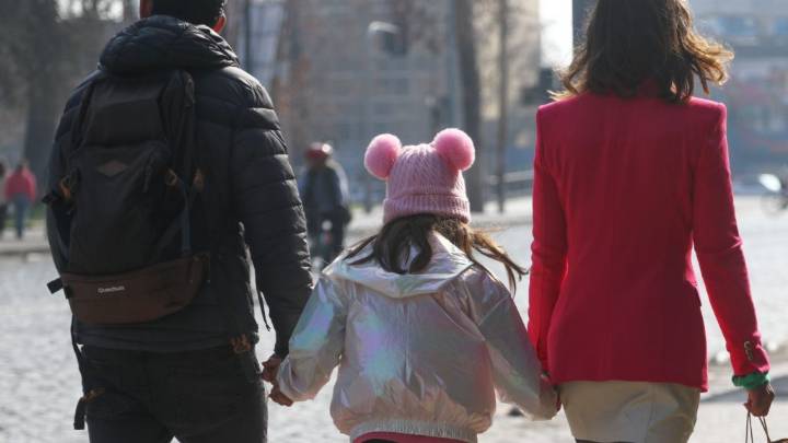 Cadem 5C: un 67% piensa que los niños de hoy son flojos y un 41% cree que son más sensibles