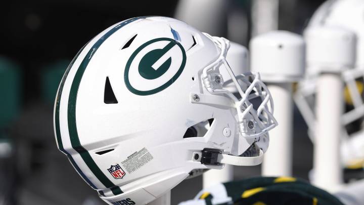 Packers sign DL Devonte O'Malley, DB Jaylin Simpson