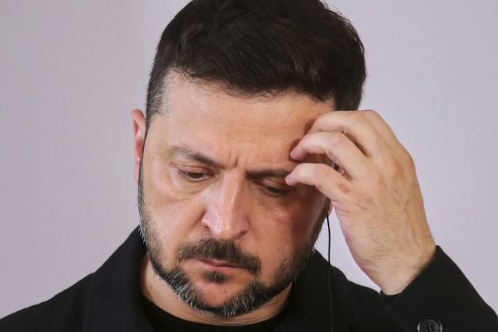 Zelenskyy rejects formally ceding Ukrainian territory, says Kyiv must be part of any negotiations